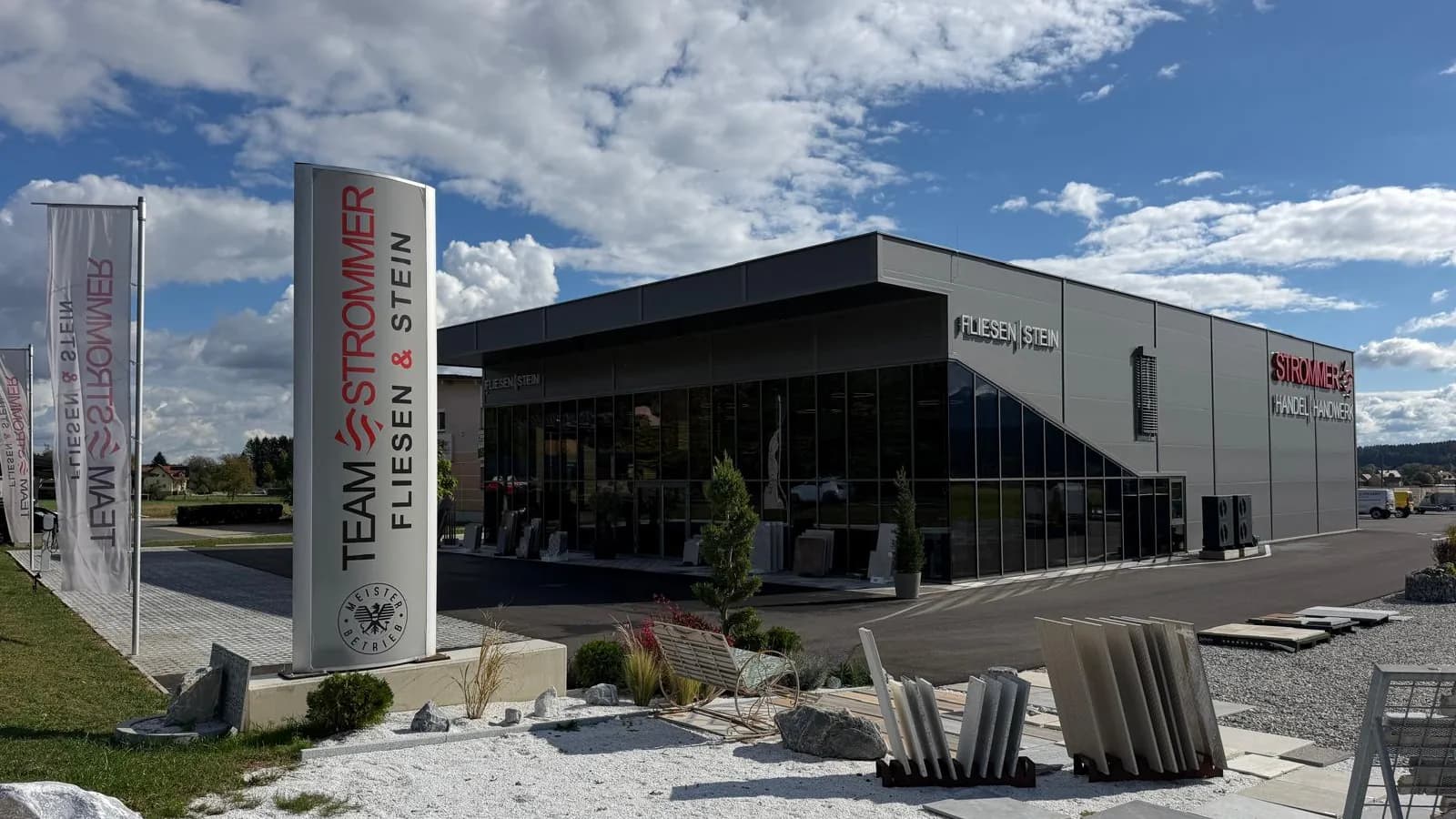Neuer Firmensitz und Showroom von Team Strommer Fliesen & Stein