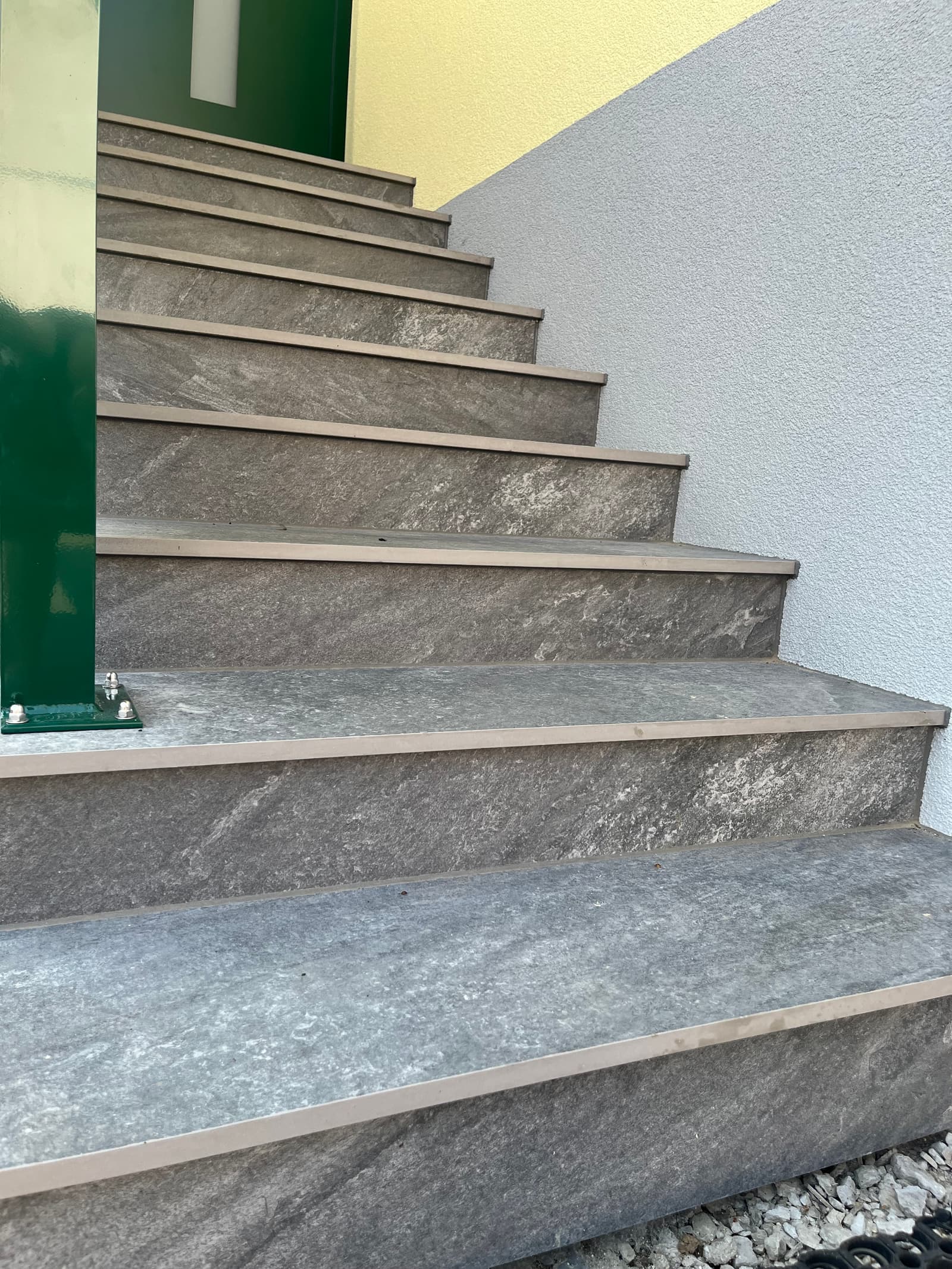 Stiegen und Podeste